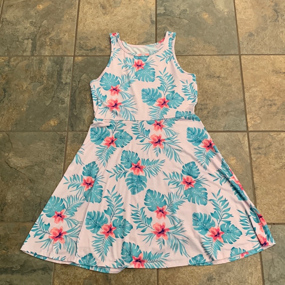 Girls dress.